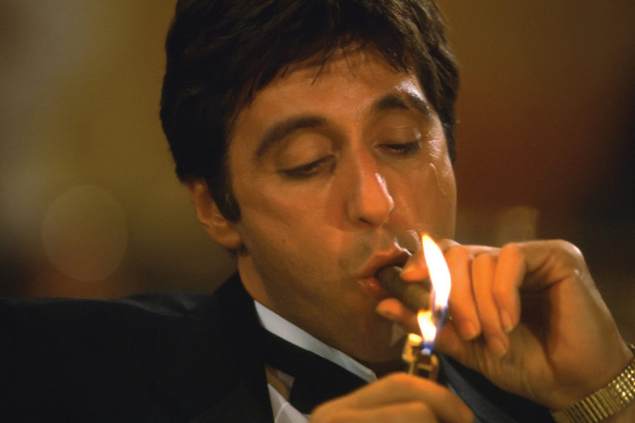 cigare au cinéma,cigare,charlie chaplin cigare,arnold schwarzenegger cigare,cigare Clint Eastwood,Cigare James Bond,Cigare Piers Brosnan
