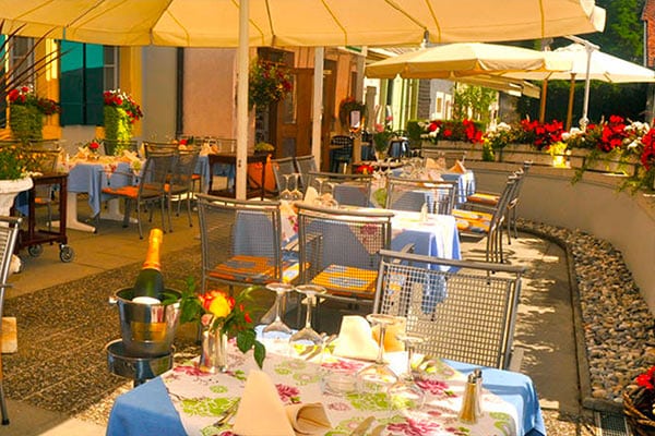 Auberge restaurant platanes